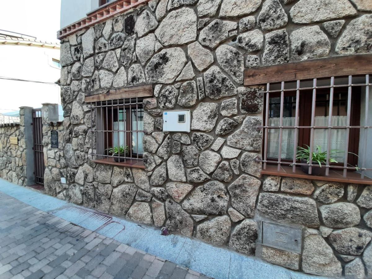 Casa Con Patio Y Chimenea En Piedralaves Villa Exterior foto